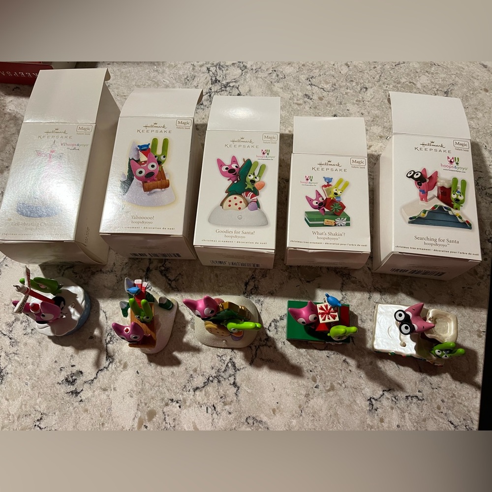 5pc lot of Hallmark Hoops & Yoyo Ornaments